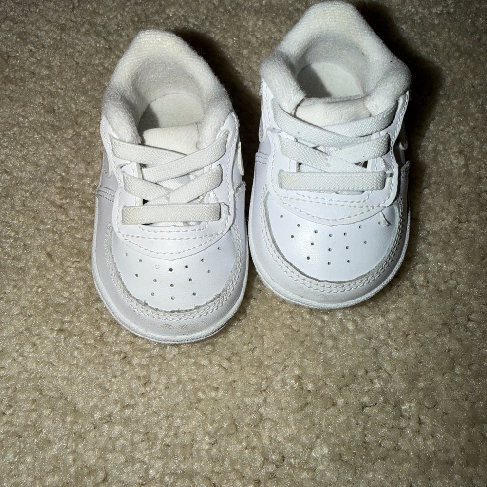 Nike Kids' All-White Sneakers - Picture 2 of 5